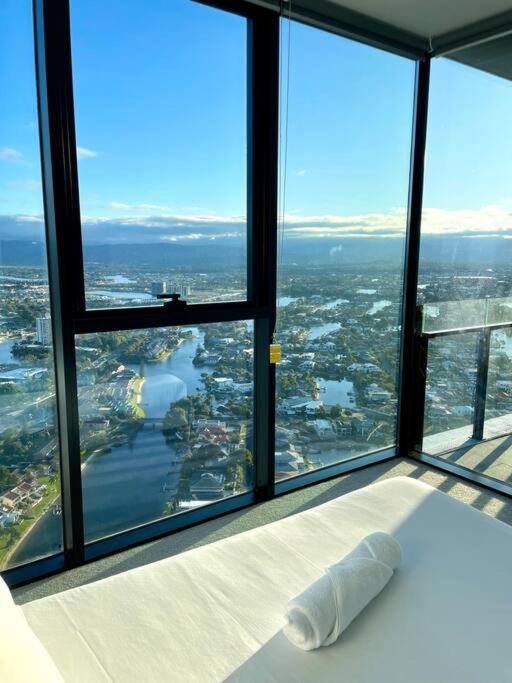New Impressive 180° River View 1 Bed Apt With Pool 47F Lejlighed Gold Coast Eksteriør billede